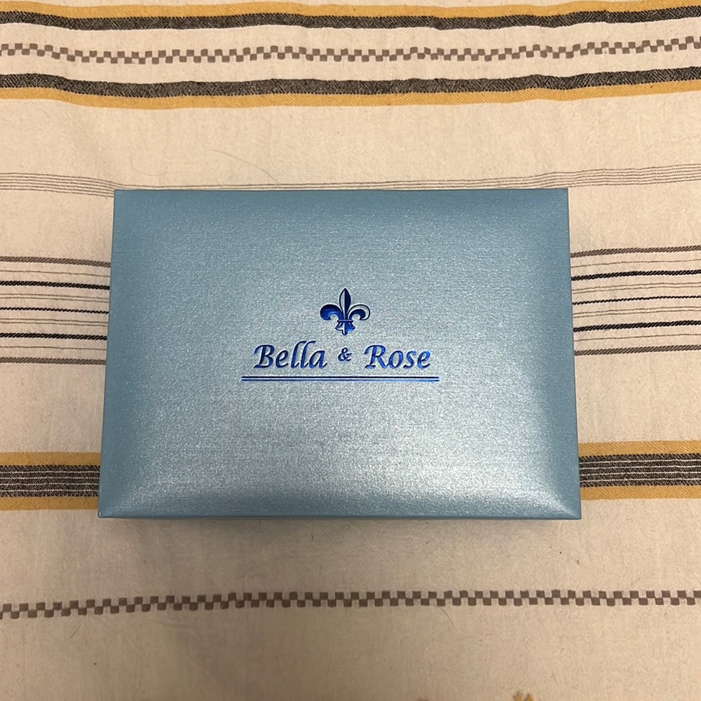 Bella and Rose jewelry set